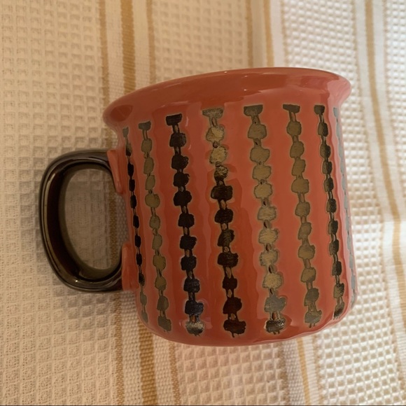 Other - Cute coral & metallic bronze patterned coffee mug